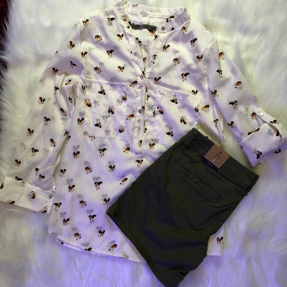 Blusa, blanca con diseño de perritossz S🐕